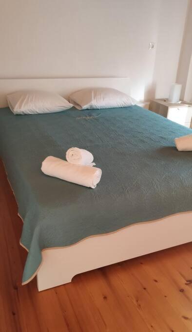 M.J.P. House Apartment Metamorfosi  Bagian luar foto